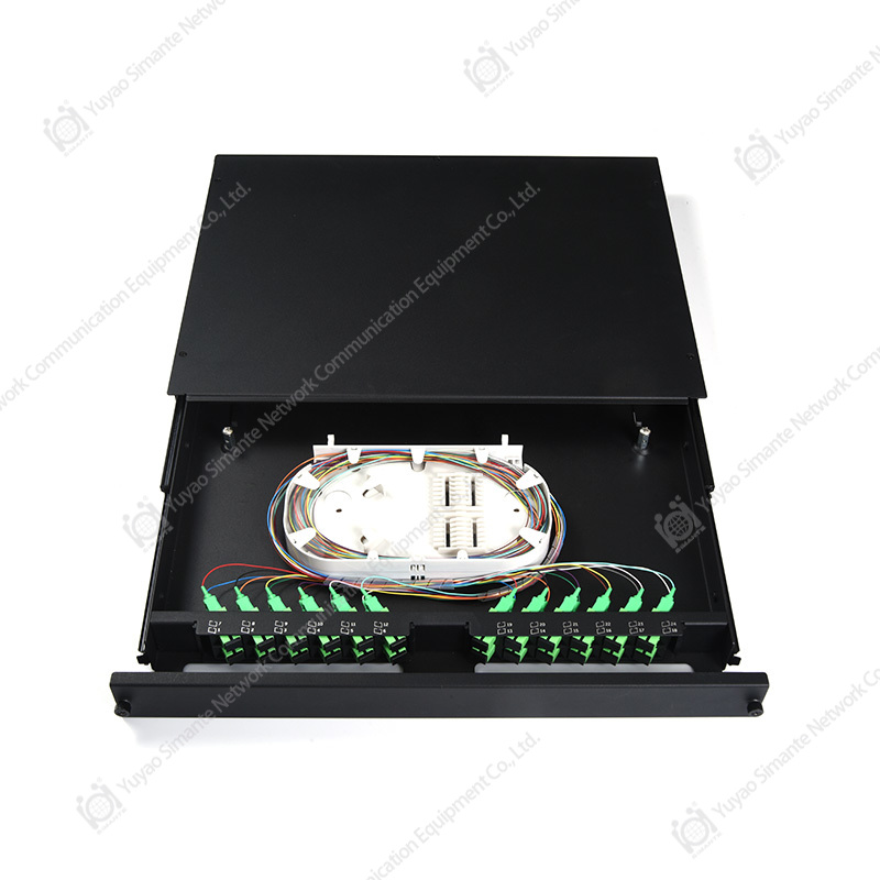 SMT-2206-24P-1U Tipo deslizante SC-LC Panel de conexión de fibra óptica de montaje en bastidor 1U